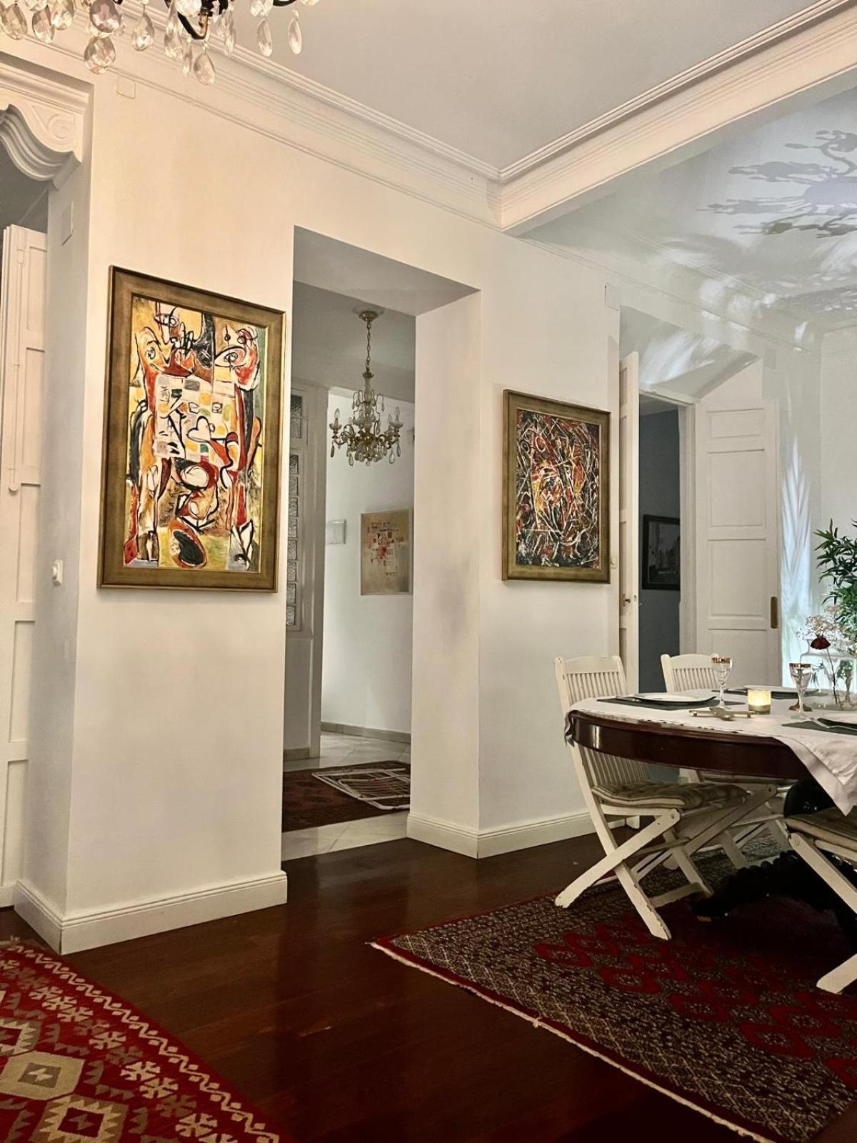 Small Stylish Room With Comfortable Queen-Size Bed In Very Large, Beautifully Decorated Shared Flat In The Historic Centre Of Málaga Eksteriør billede